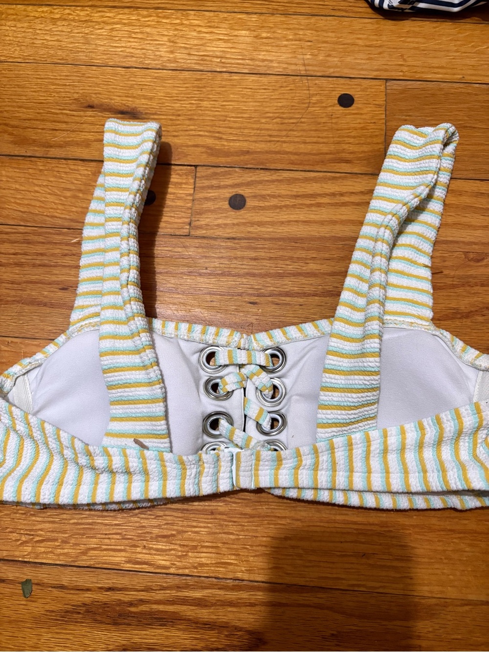 Women’s 2pc target bikini tops - Picture 7 of 9